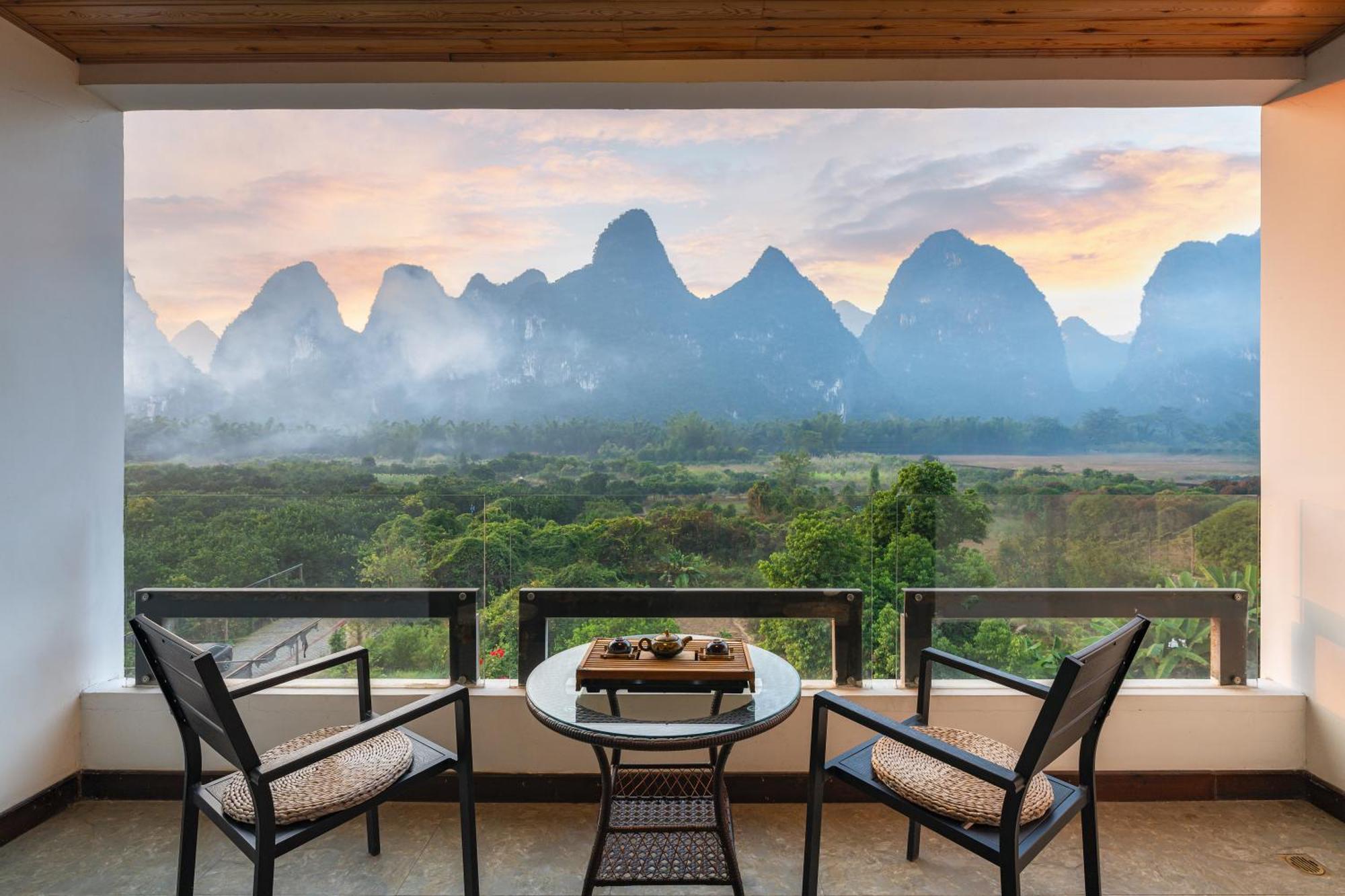 Leisure Courtyard Hotel Yangshuo-Free Shuttle Bus To Yangshuo Station Stay 2 Nights One Way Exterior foto